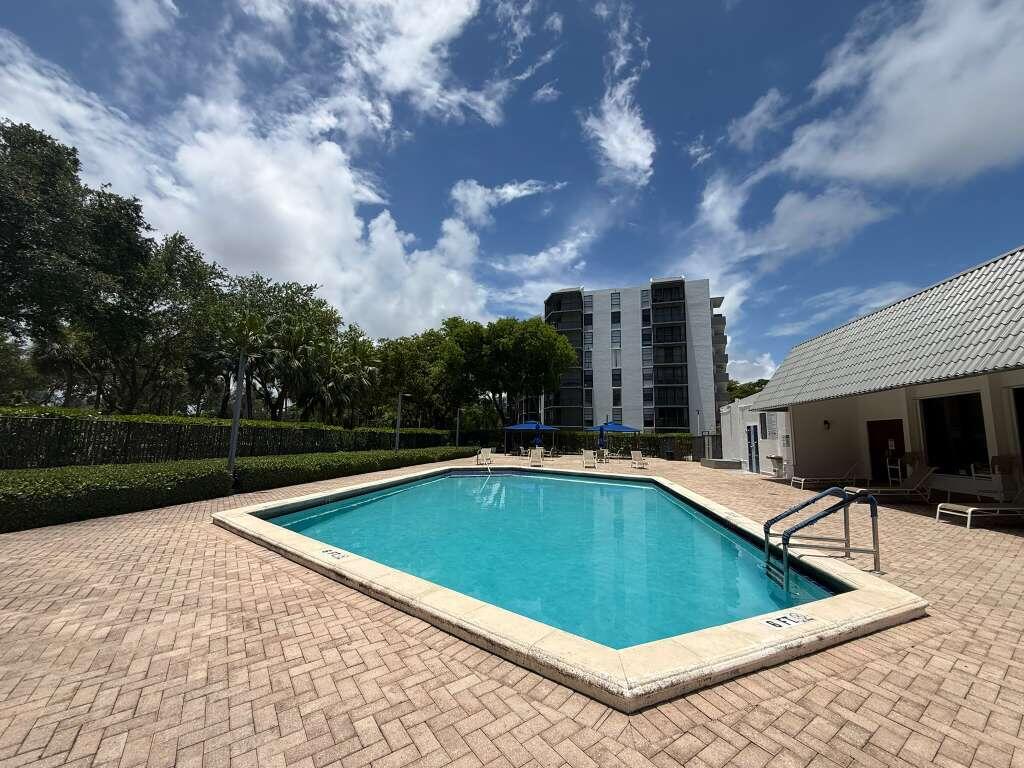 BRAVURA II CONDO - Residential Lease