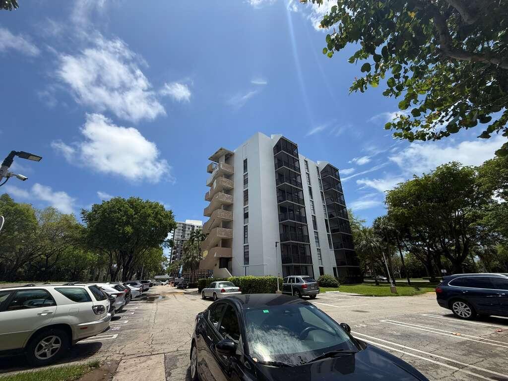 BRAVURA II CONDO - Residential Lease