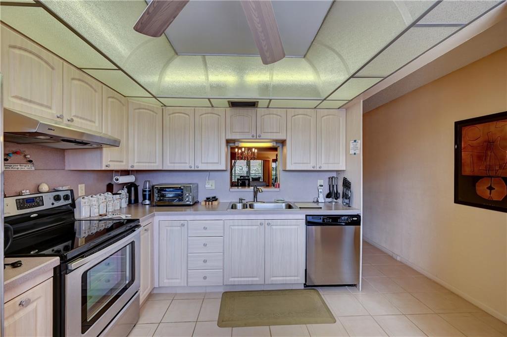 WYNMOOR COUNTRY CLUB - Residential