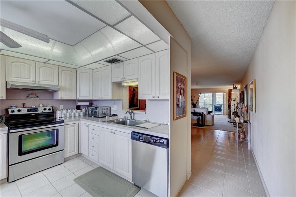 WYNMOOR COUNTRY CLUB - Residential