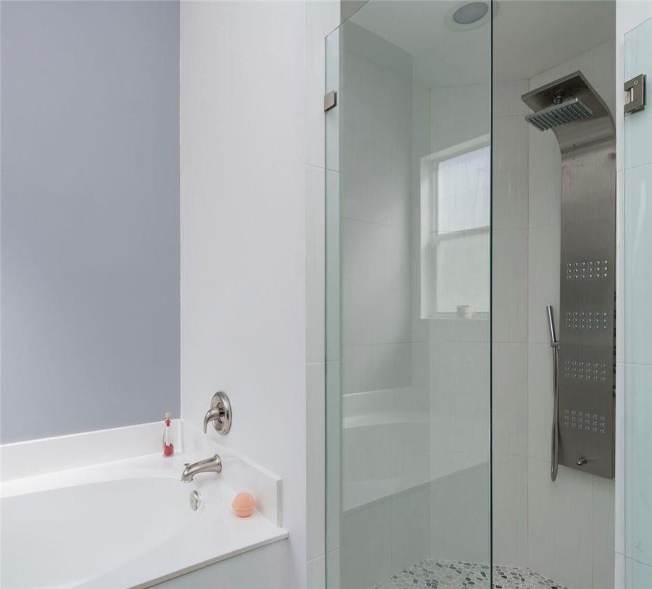 PEMBROKE FALLS PHASE 7 - Residential Lease