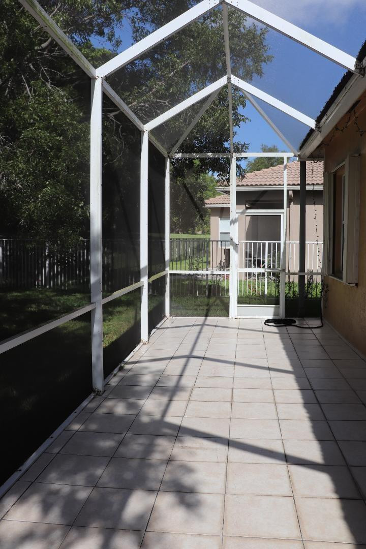ISLES AT WESTON - Residential Lease