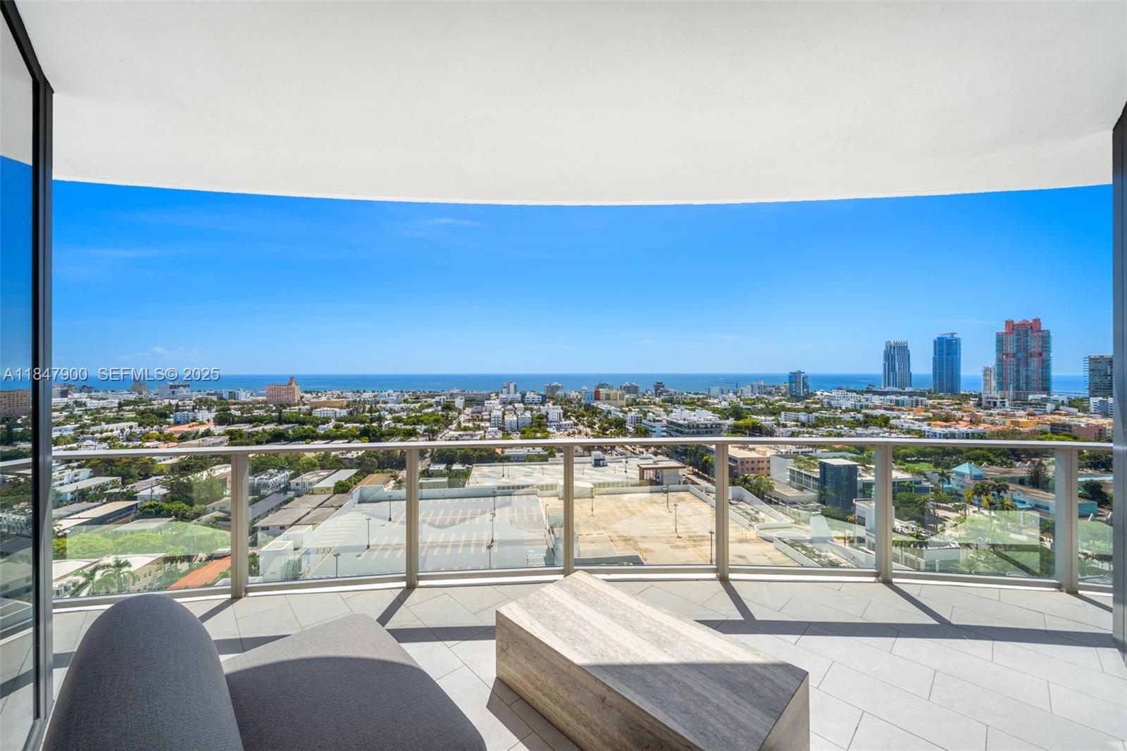 FIVE PARK - Residential