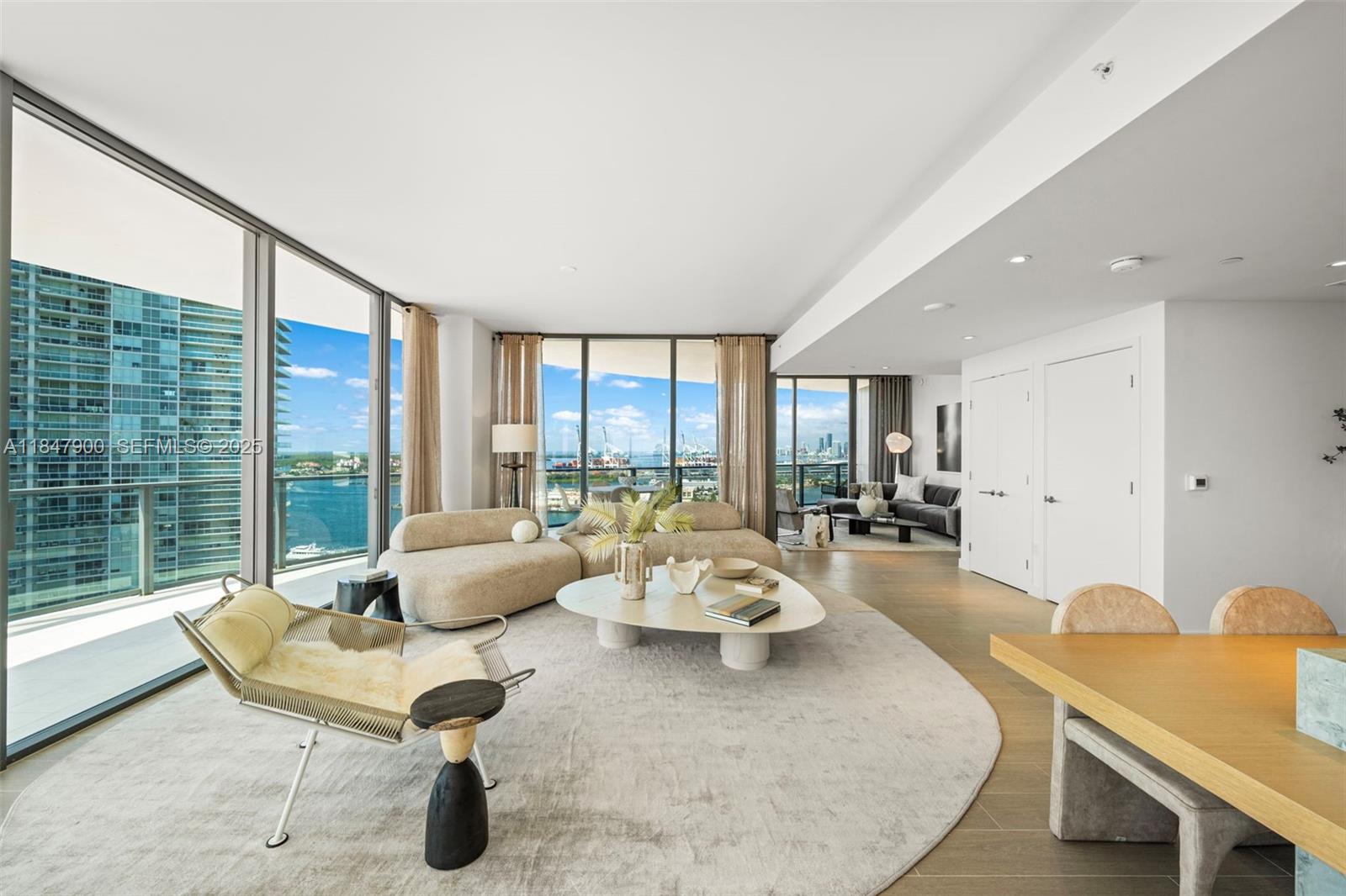 FIVE PARK - Residential