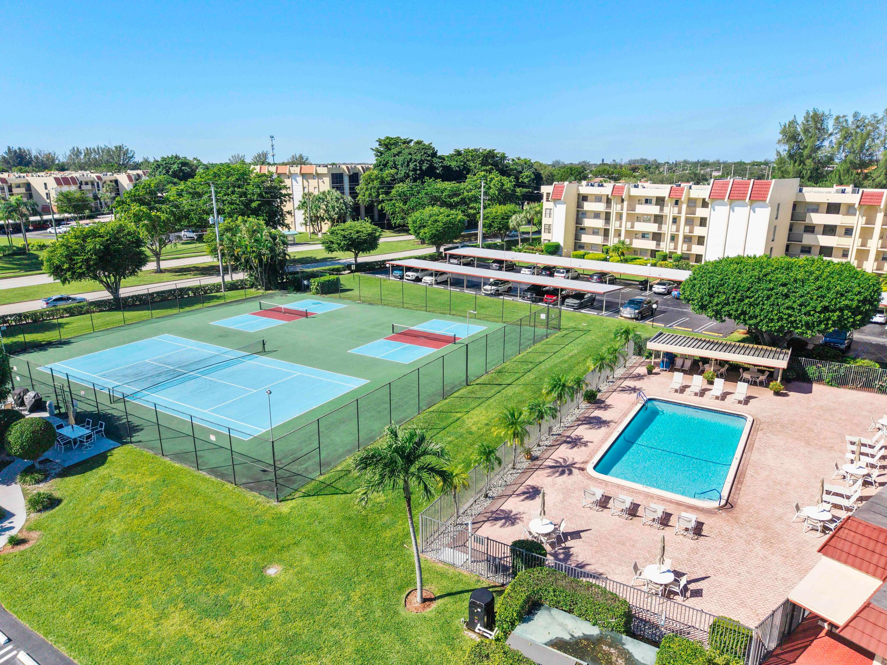 SANDALFOOT COVE SEC 10 - Residential