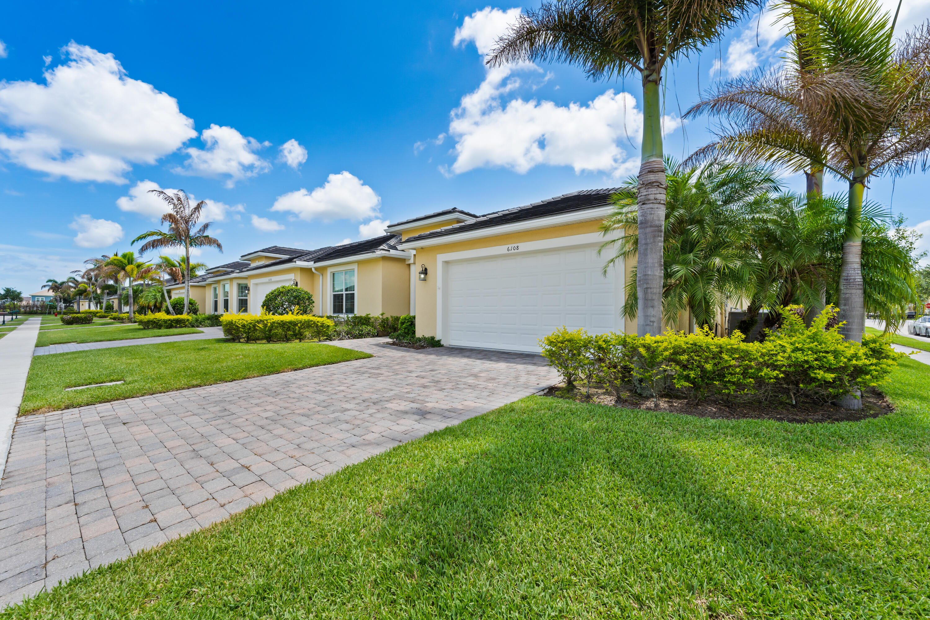 ST. ANDREWS TOWNHOMES - Residential