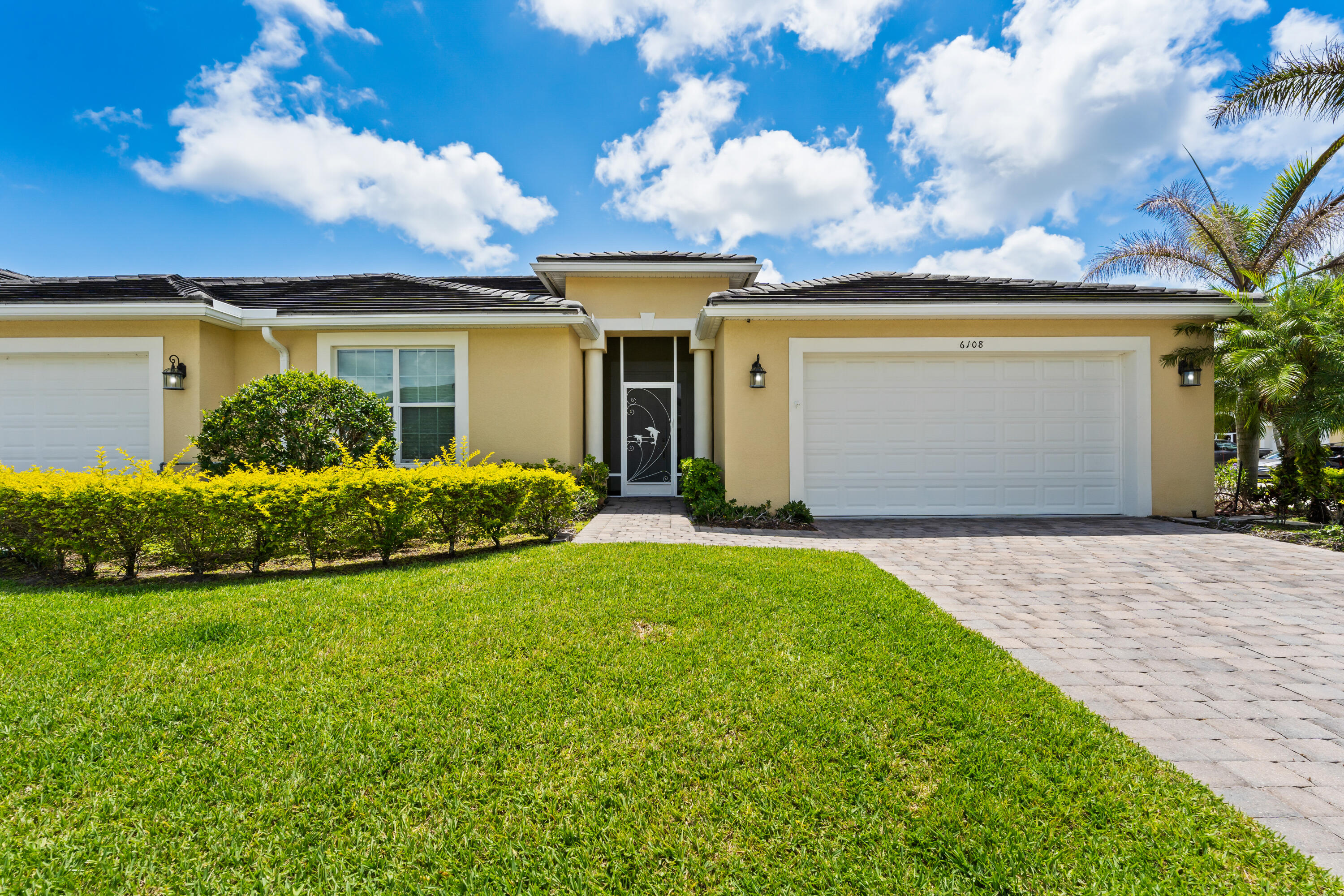 ST. ANDREWS TOWNHOMES - Residential