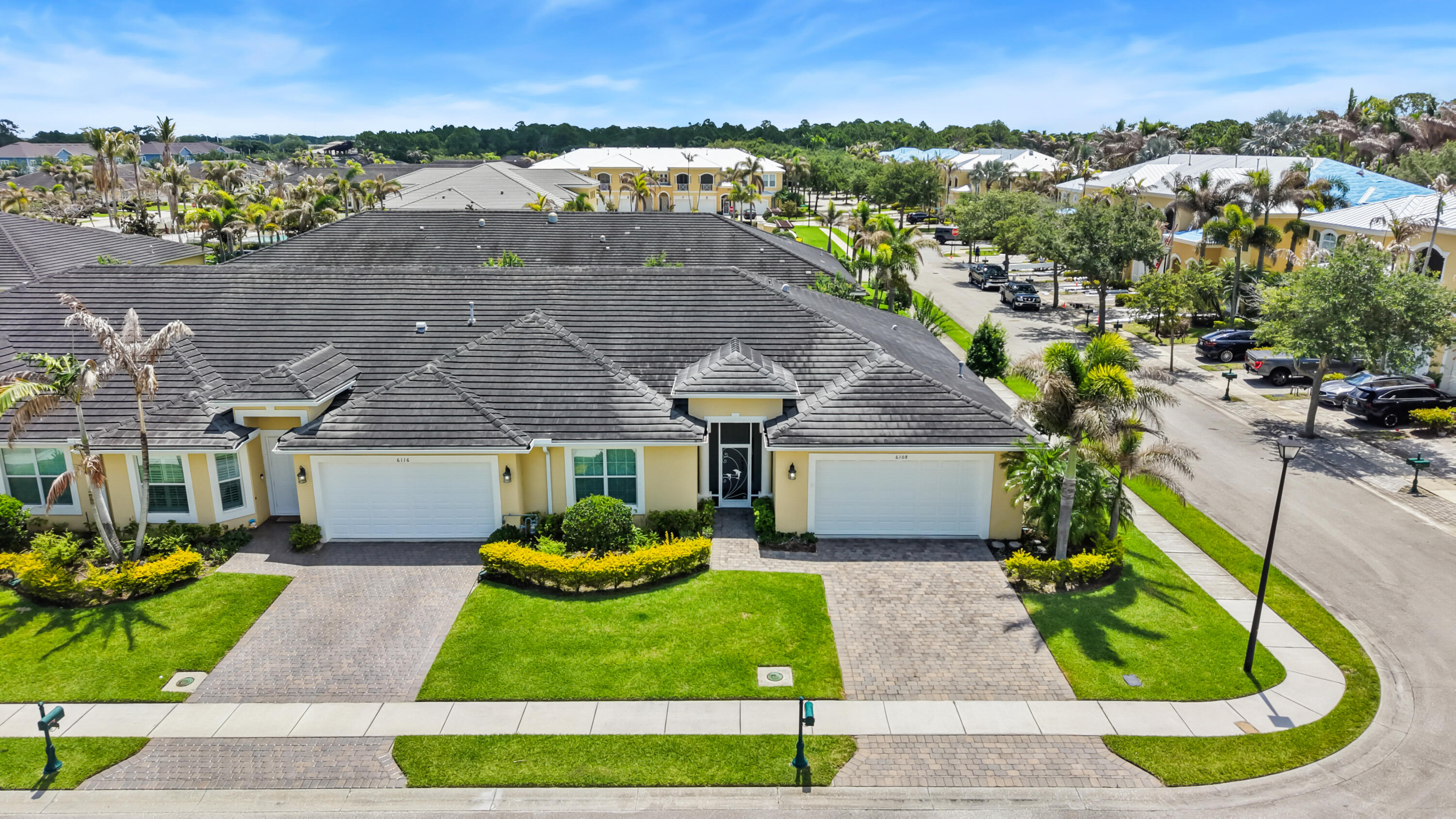ST. ANDREWS TOWNHOMES - Residential
