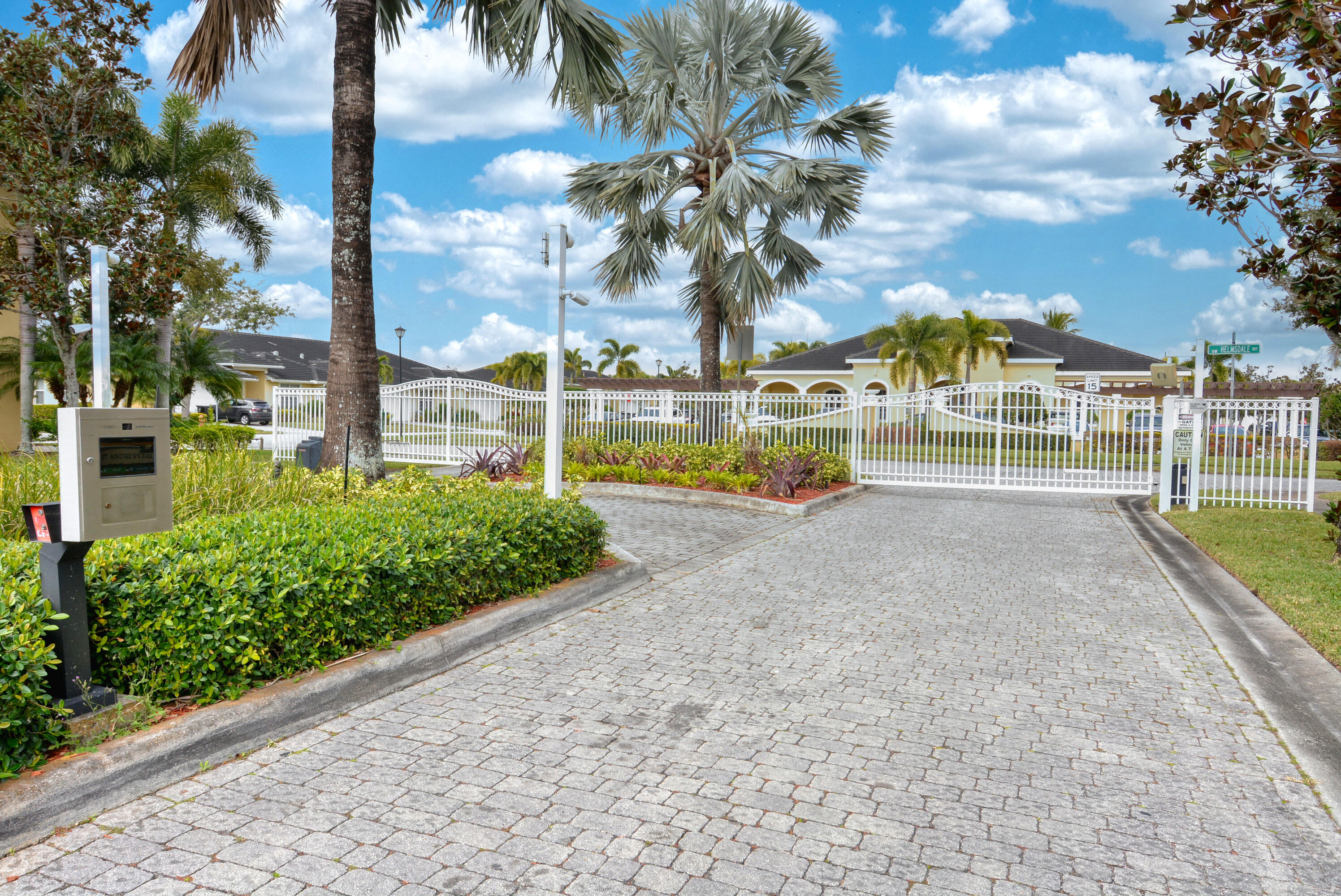 ST. ANDREWS TOWNHOMES - Residential