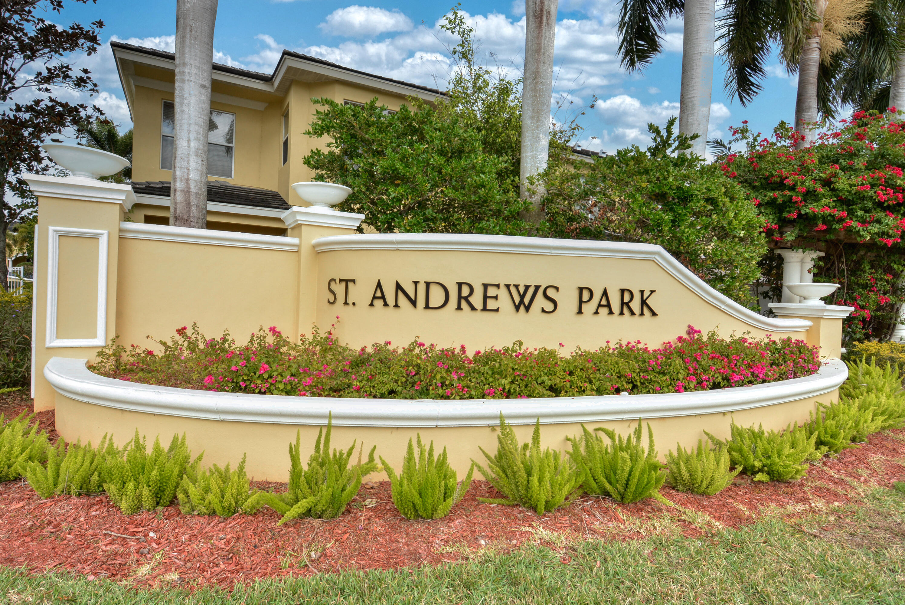 ST. ANDREWS TOWNHOMES - Residential
