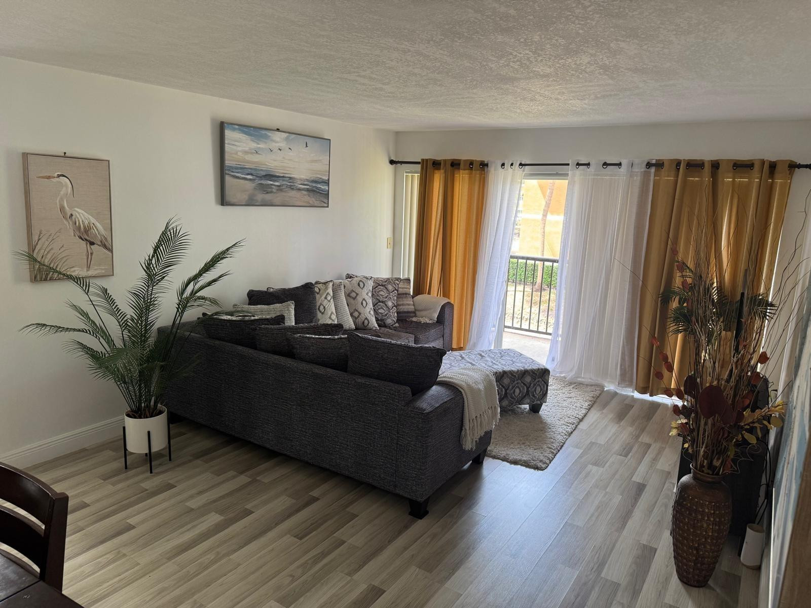 EDGEWATER CONDO - Residential Lease