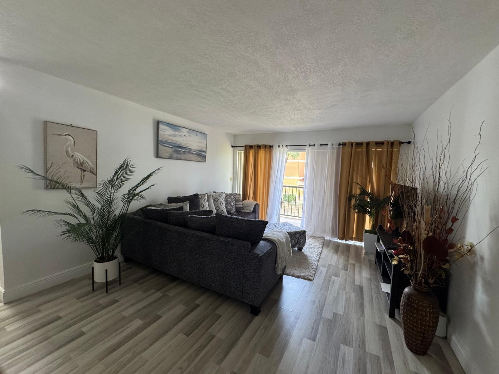 EDGEWATER CONDO - Residential Lease