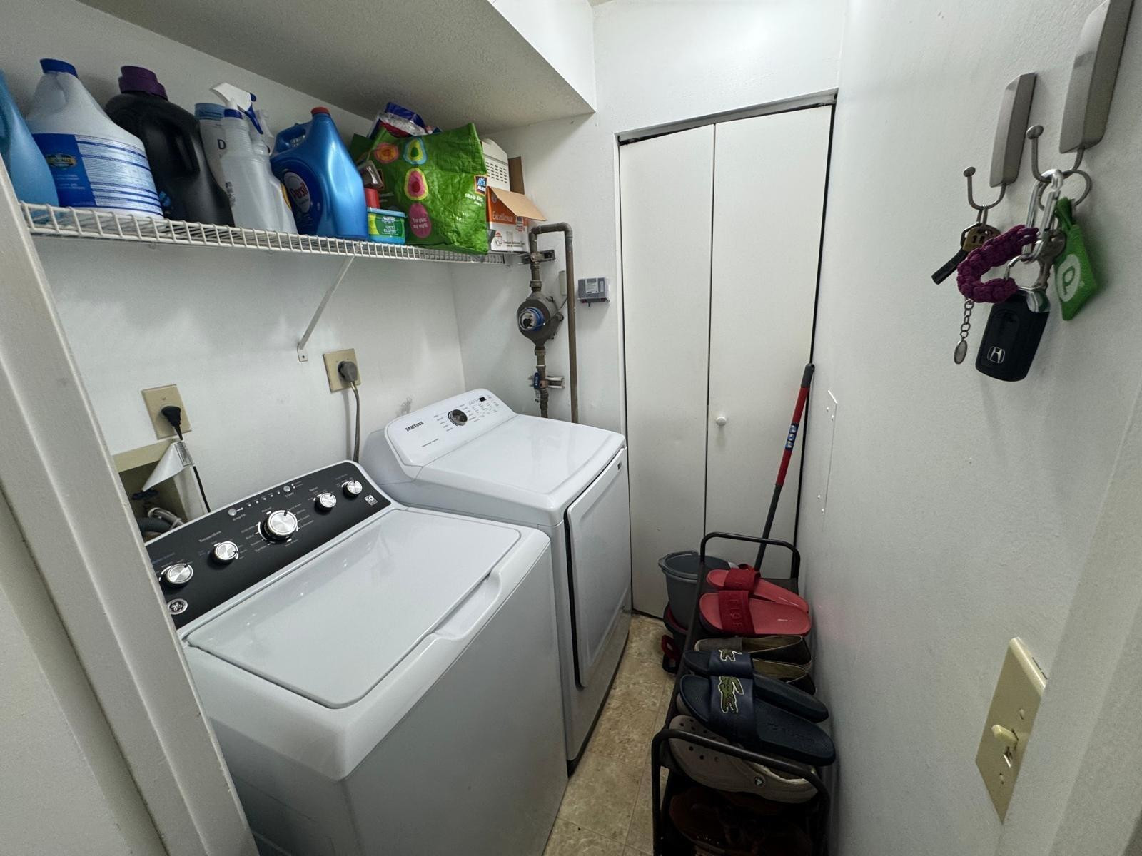 EDGEWATER CONDO - Residential Lease