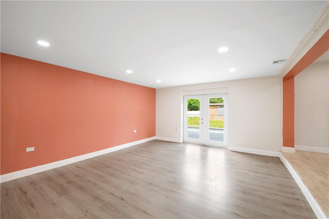 Plantation Sunrise Height - Residential