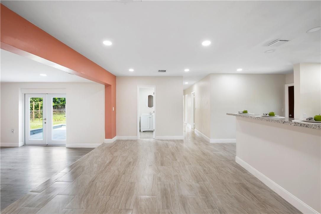 Plantation Sunrise Height - Residential
