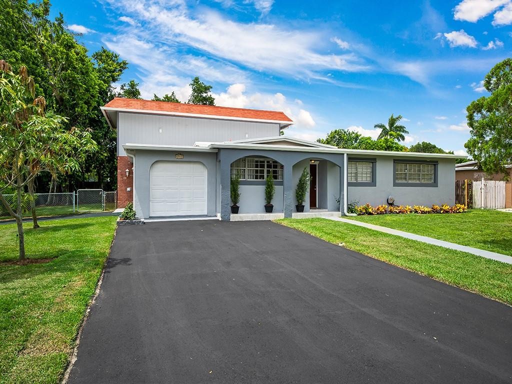 Plantation Sunrise Height - Residential