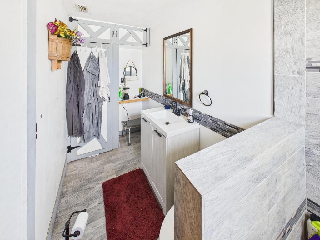 SUN N LK LP UNIT 15 - Residential