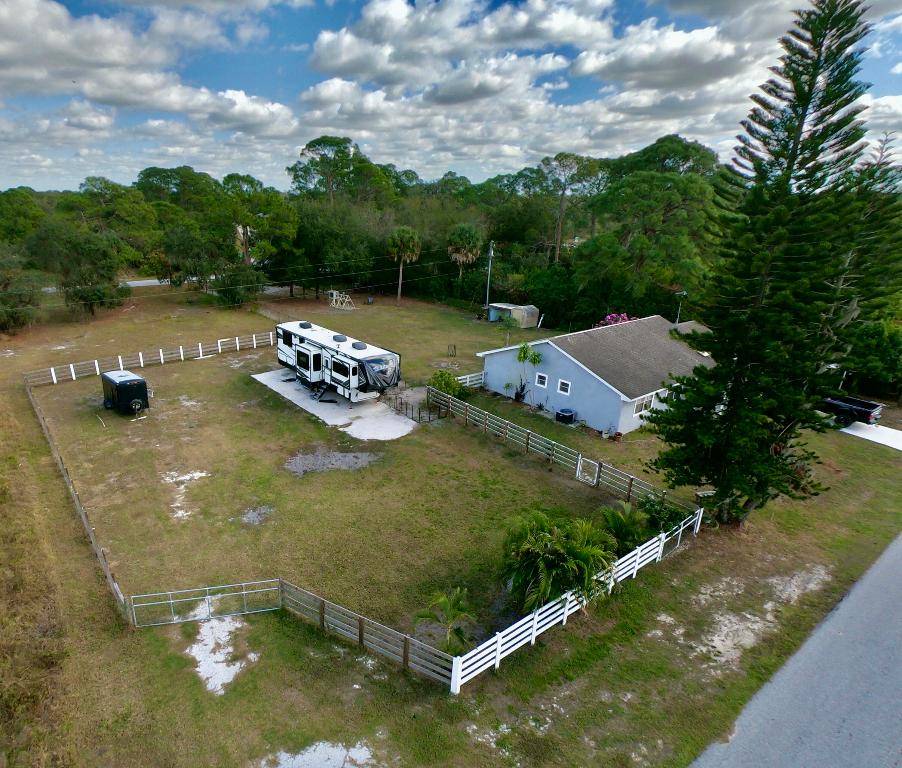SUN N LK LP UNIT 15 - Residential