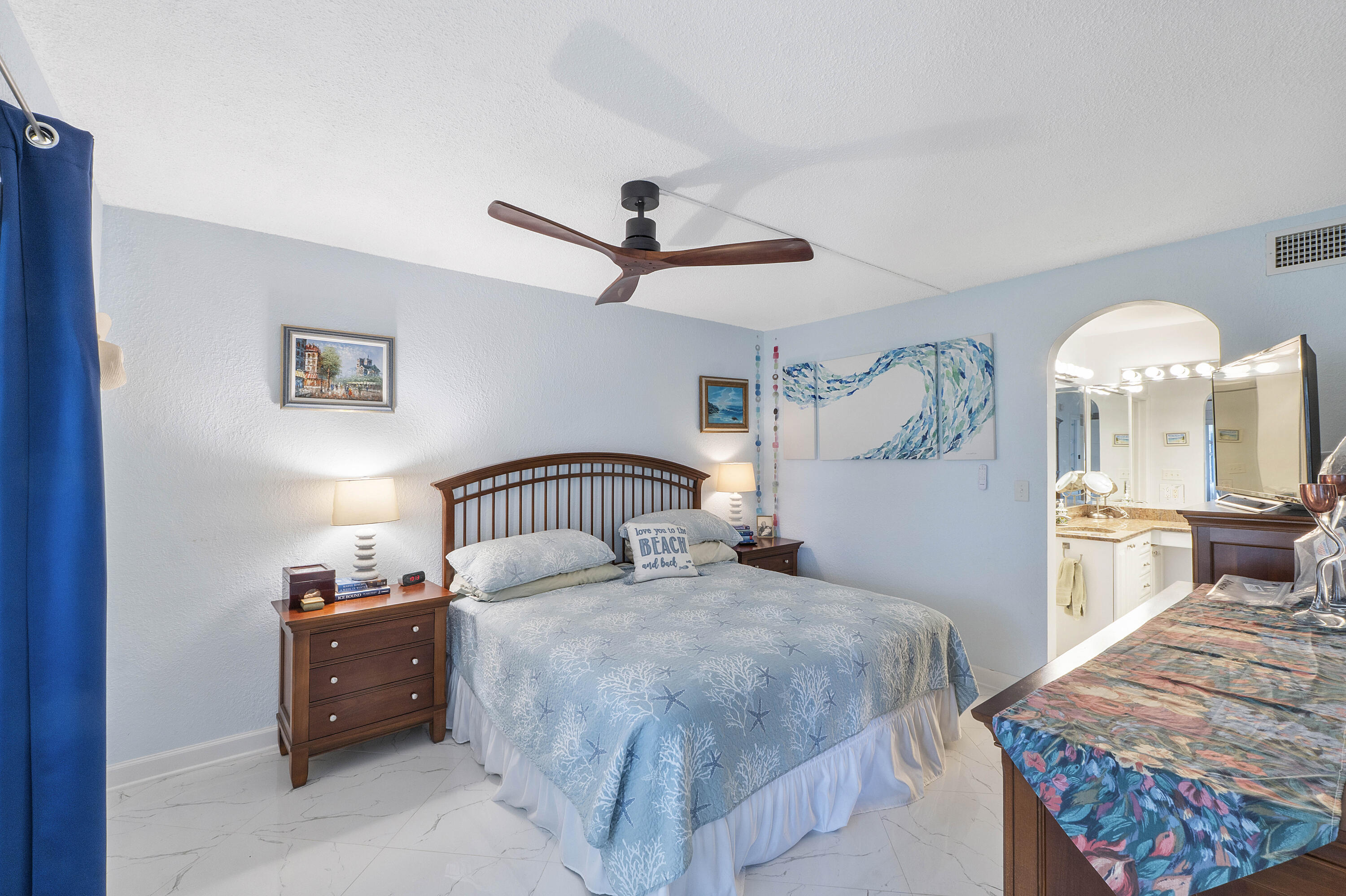 QUEENS COVE HOUSE CONDO - Residential