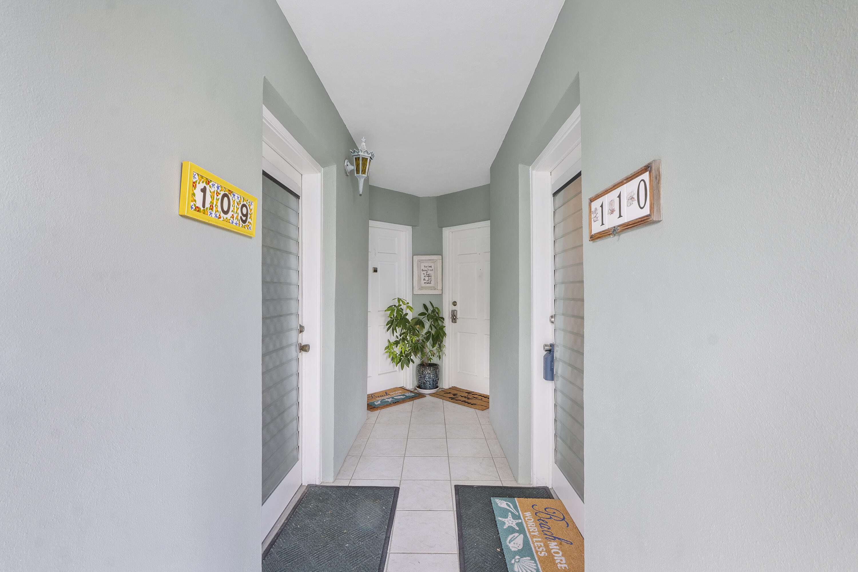 QUEENS COVE HOUSE CONDO - Residential