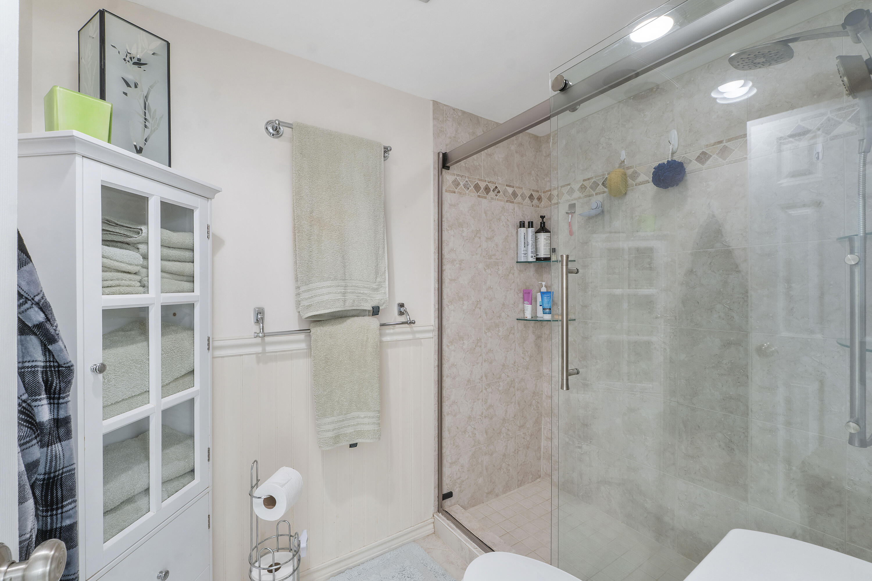 QUEENS COVE HOUSE CONDO - Residential