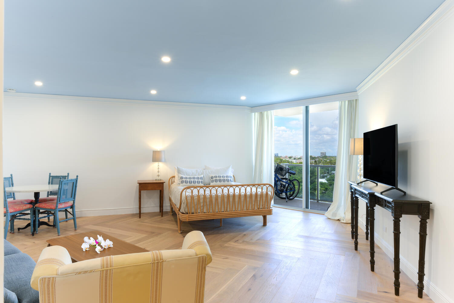 LA FONTANA APTS OF PALM BEACH INC - Residential