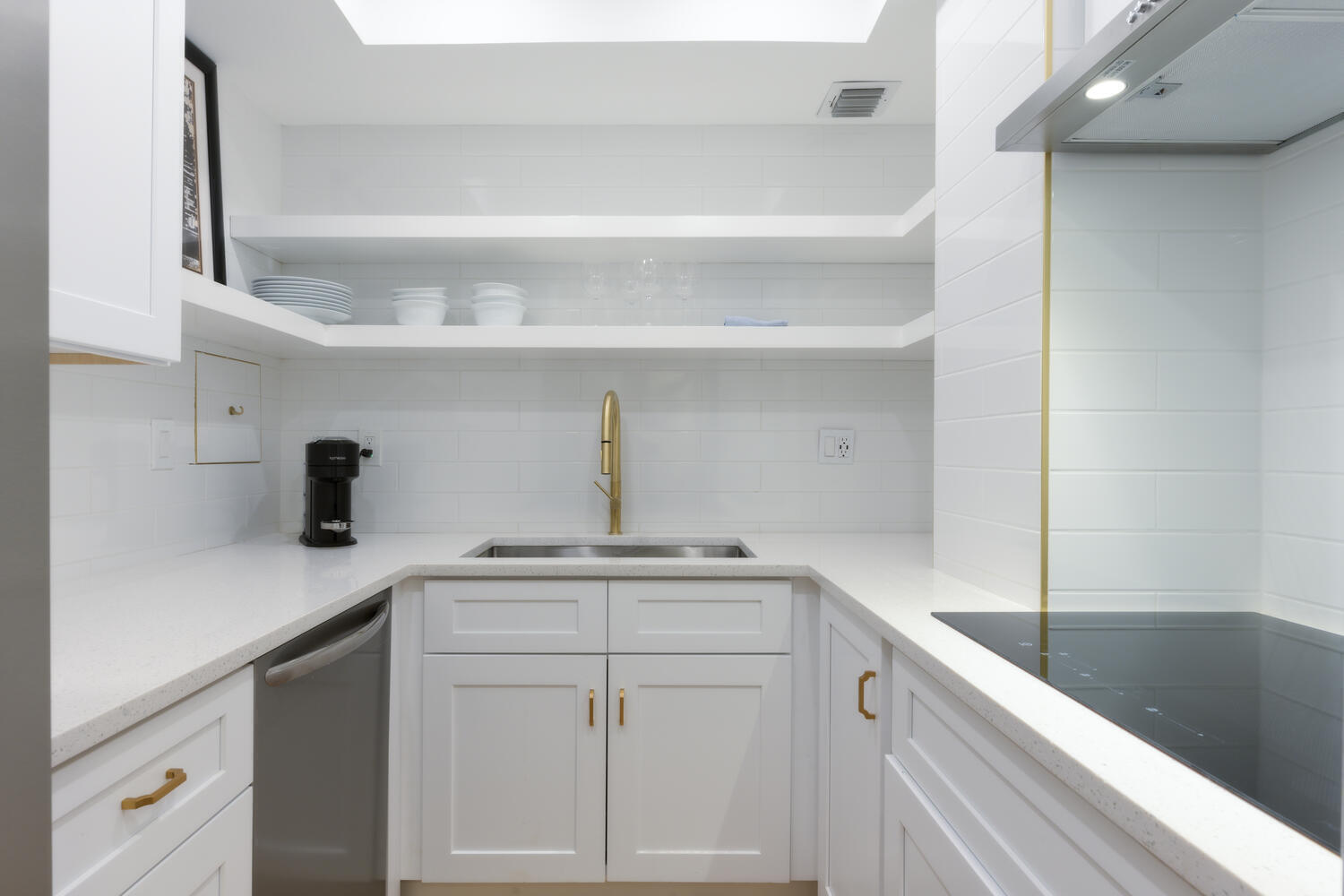 LA FONTANA APTS OF PALM BEACH INC - Residential