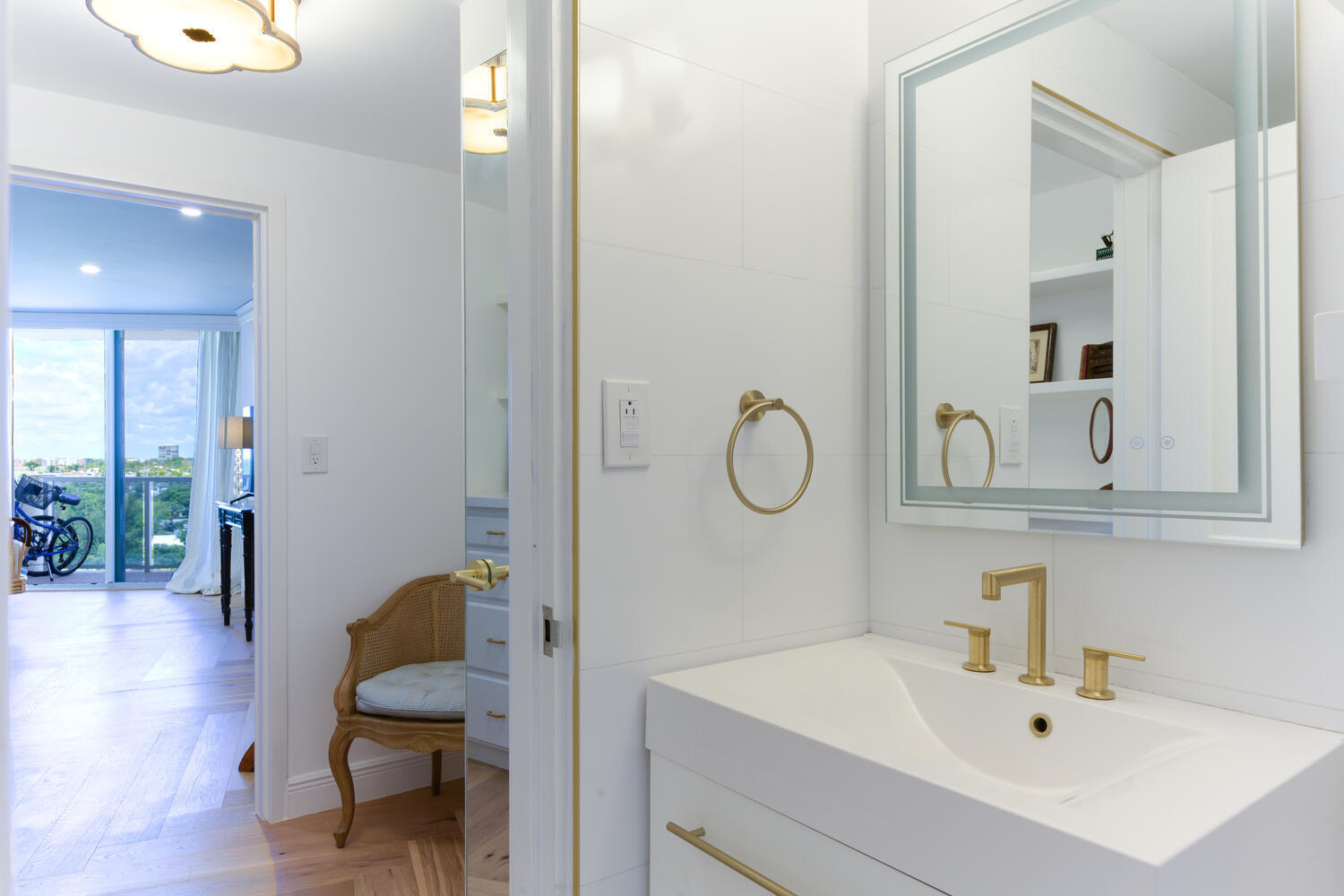 LA FONTANA APTS OF PALM BEACH INC - Residential