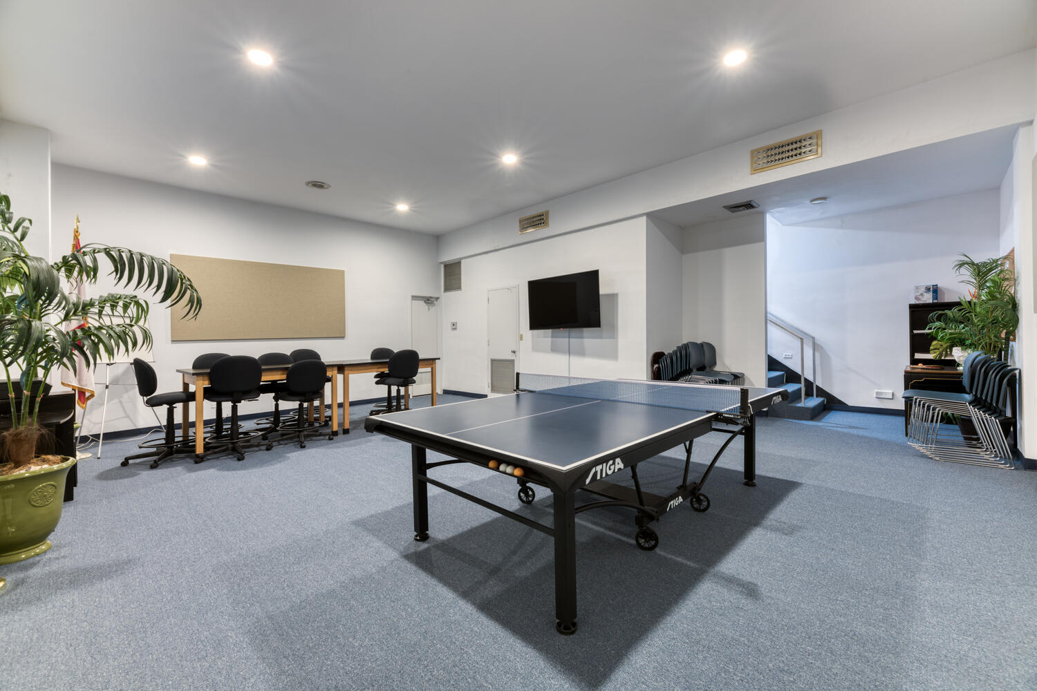 LA FONTANA APTS OF PALM BEACH INC - Residential