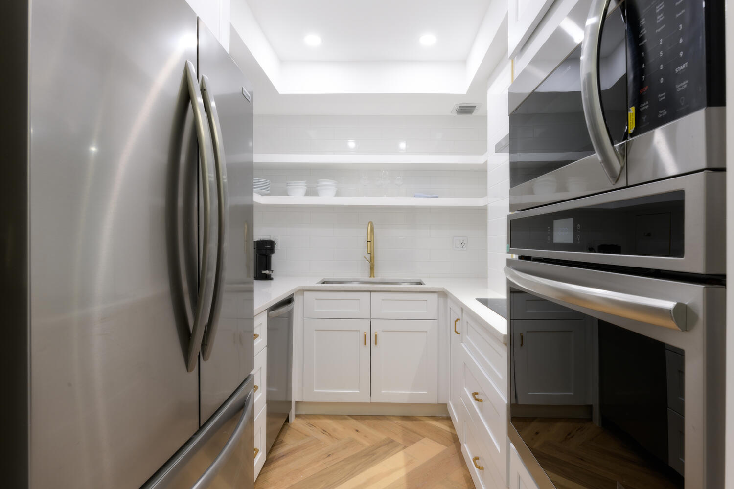 LA FONTANA APTS OF PALM BEACH INC - Residential