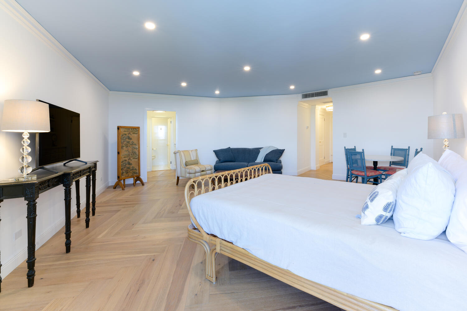 LA FONTANA APTS OF PALM BEACH INC - Residential