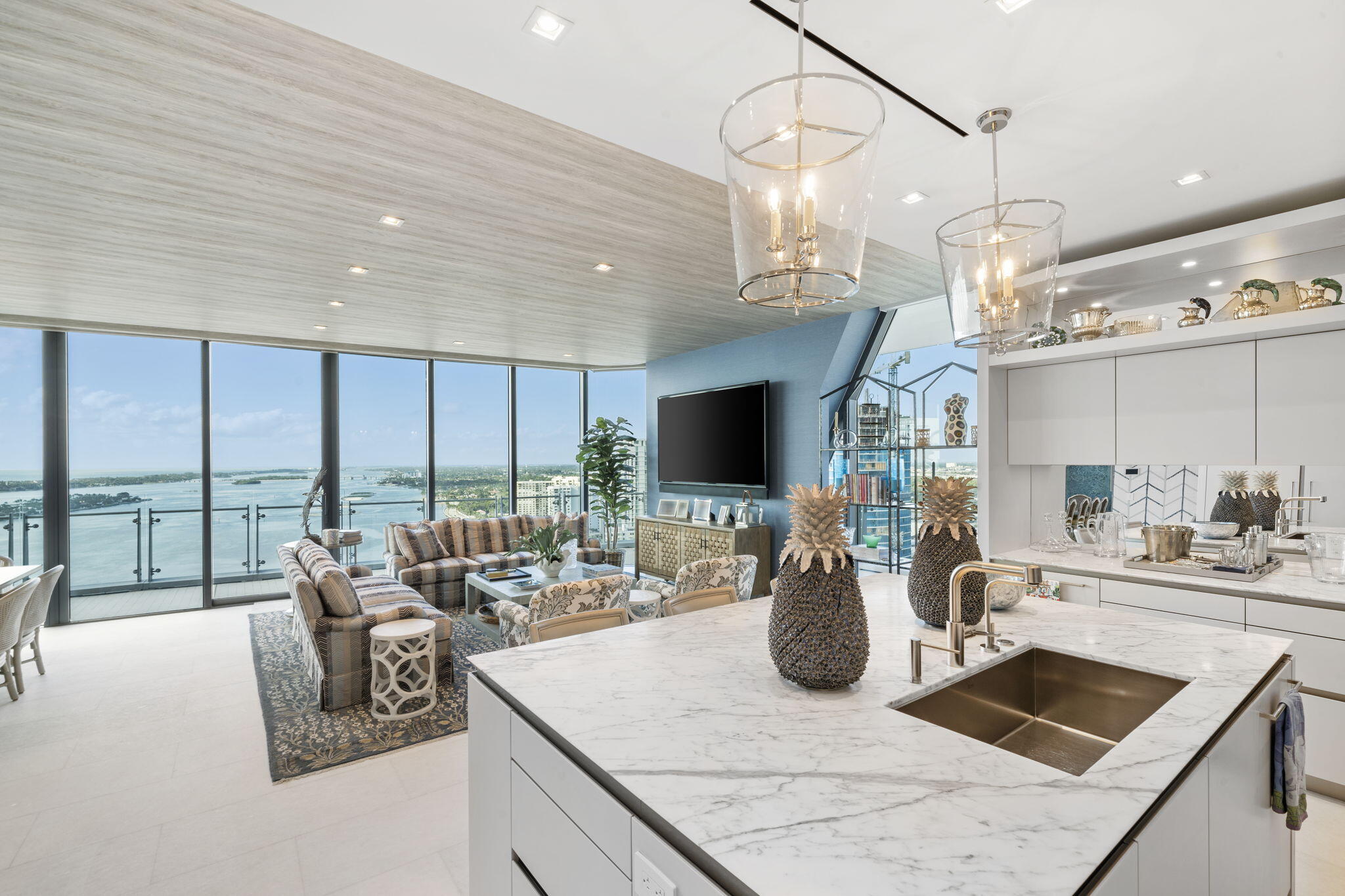 BRISTOL CONDO - Residential