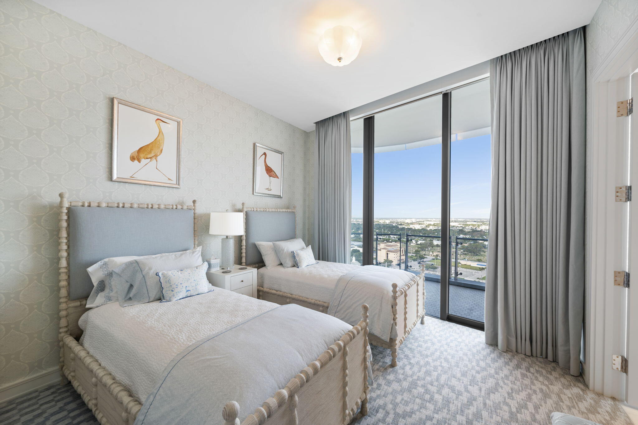 BRISTOL CONDO - Residential
