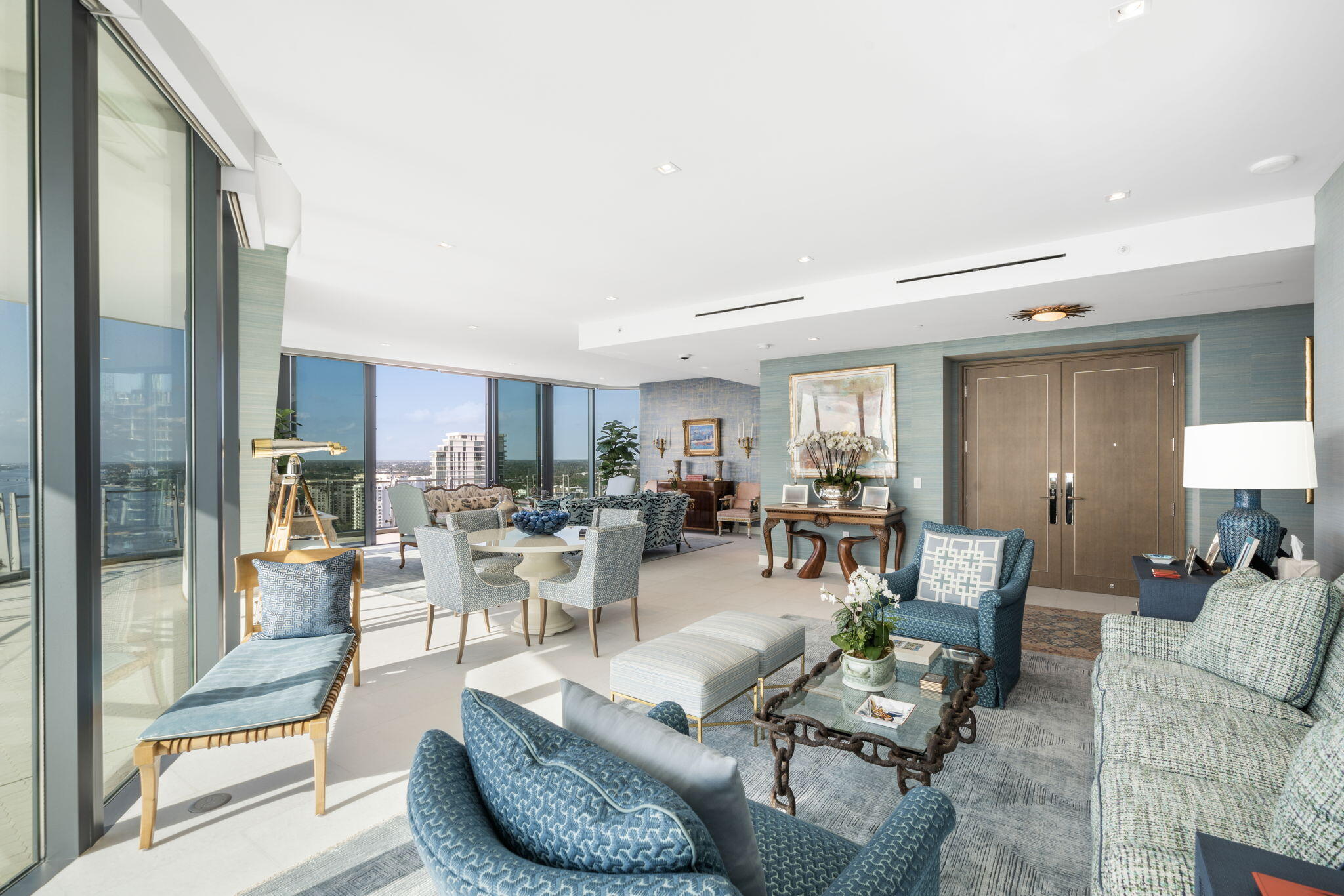 BRISTOL CONDO - Residential