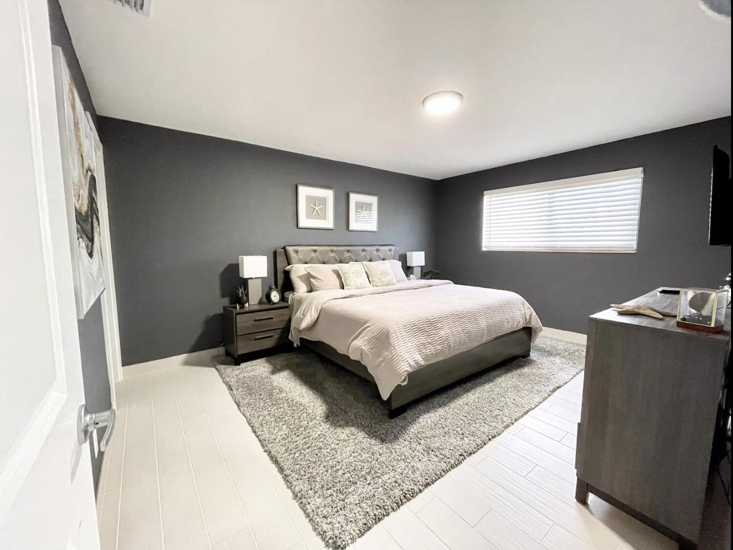 PALM BEACH SHORES - Residential Income