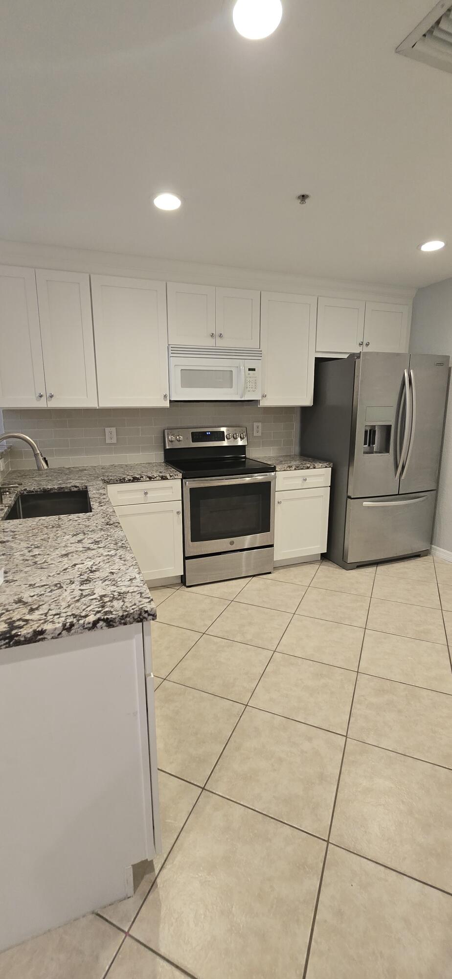 MARTINS CROSSING - Residential Lease