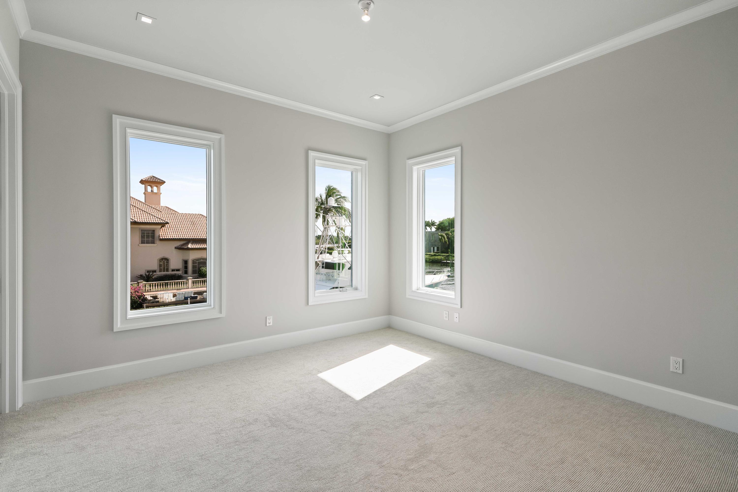 ADMIRALS COVE - Residential