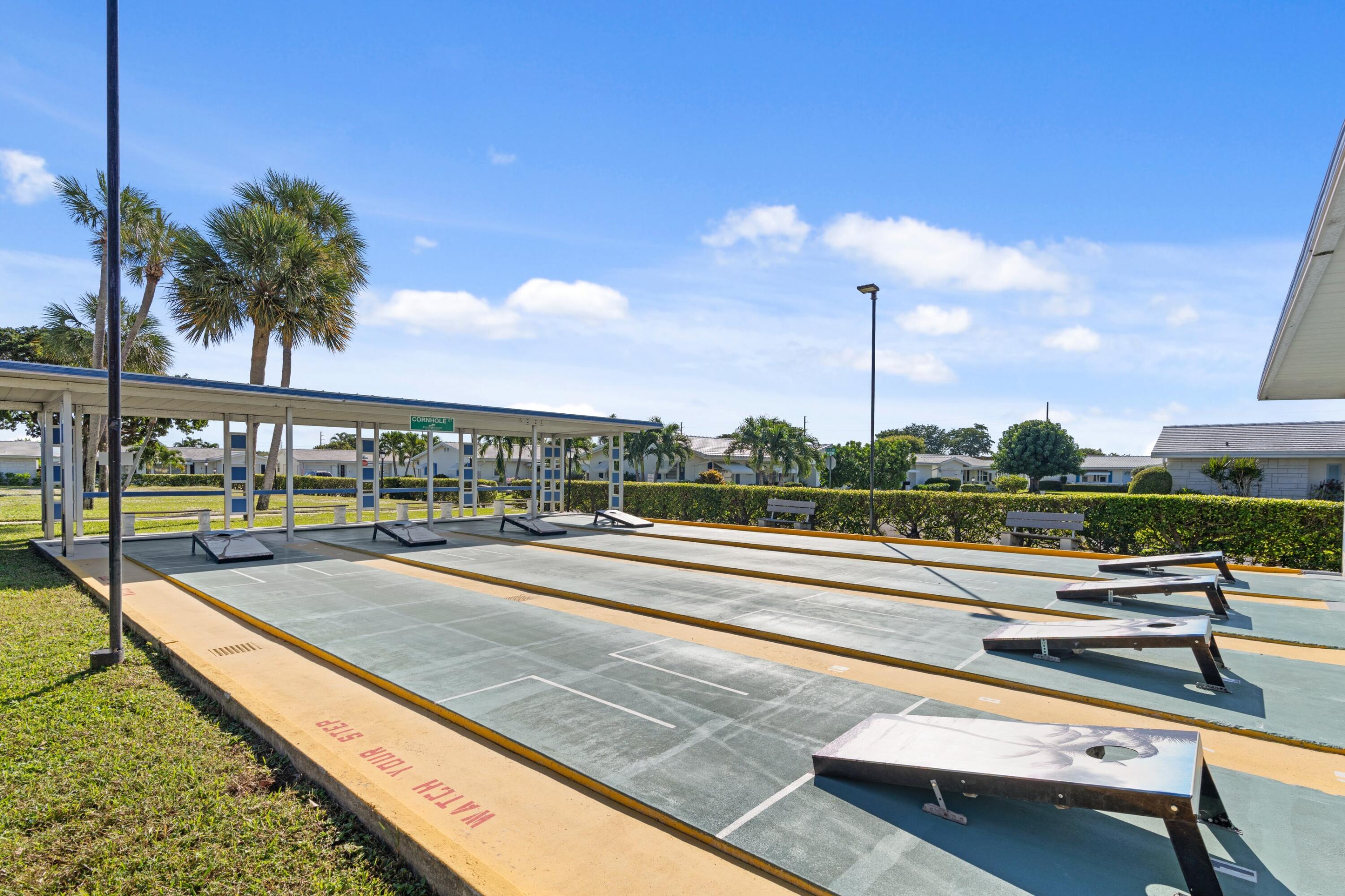 PALM BEACH LEISUREVILLE SEC 10 - Residential