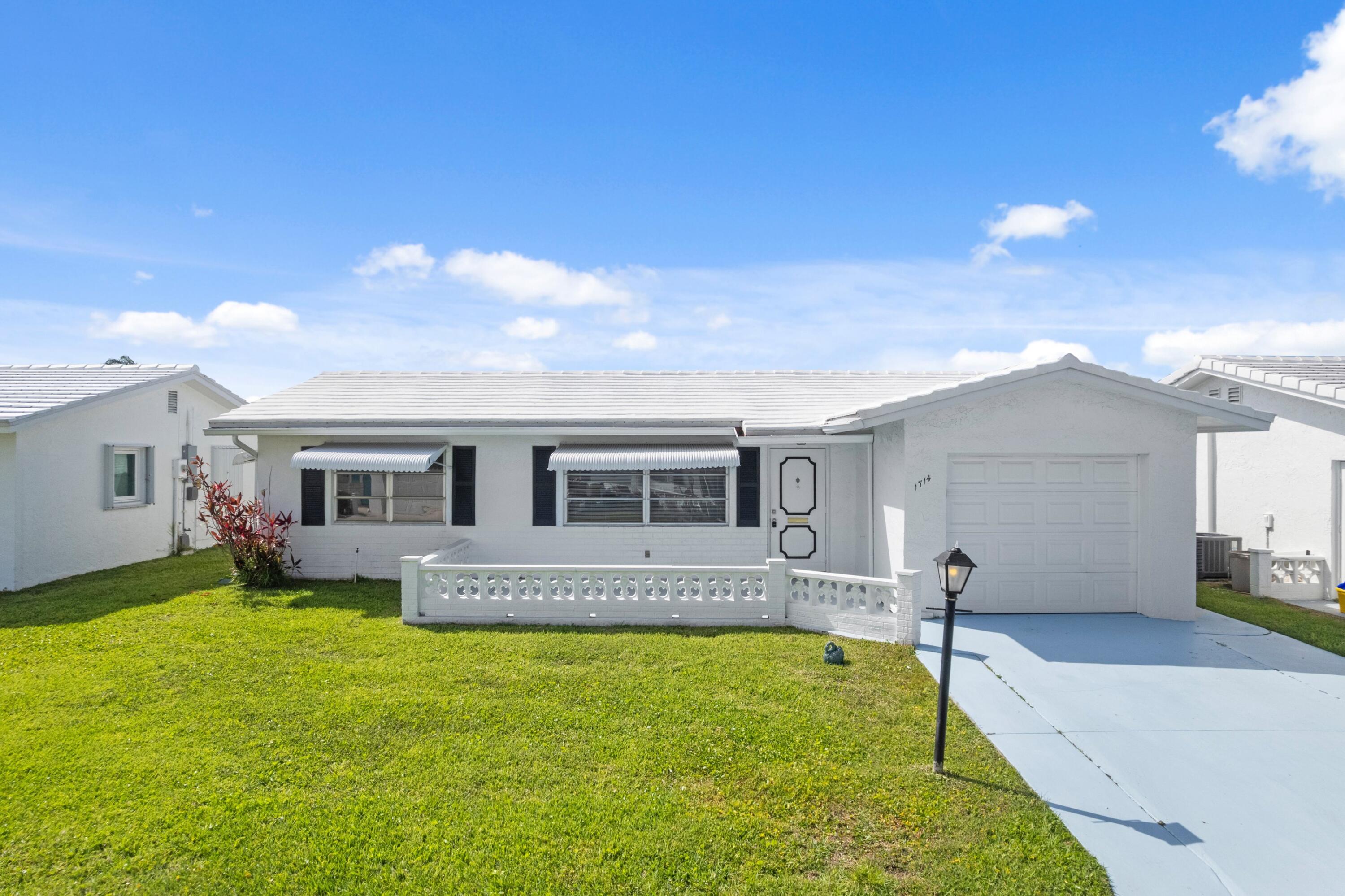 PALM BEACH LEISUREVILLE SEC 10 - Residential