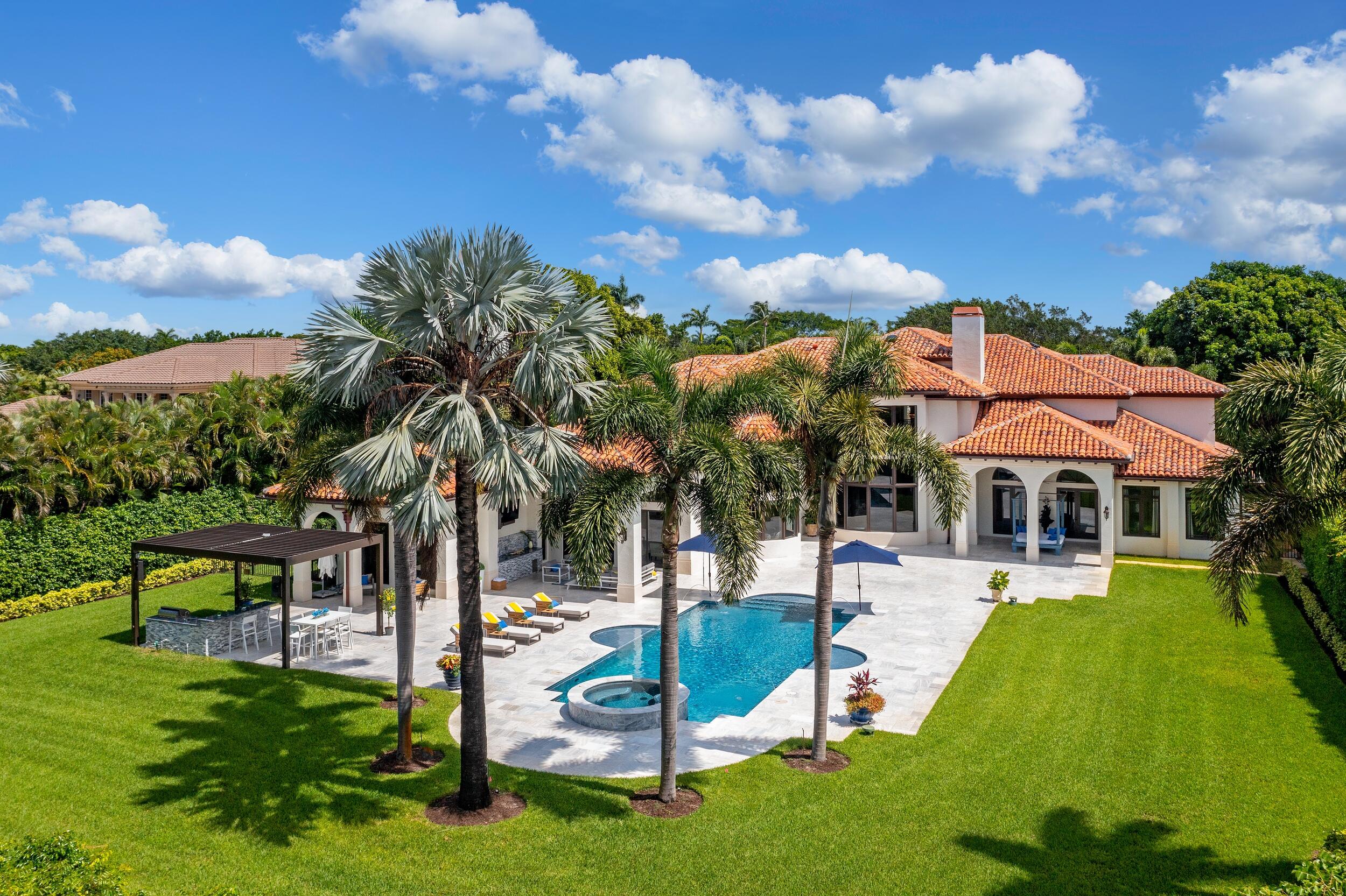 LONG LAKE ESTATES - Residential