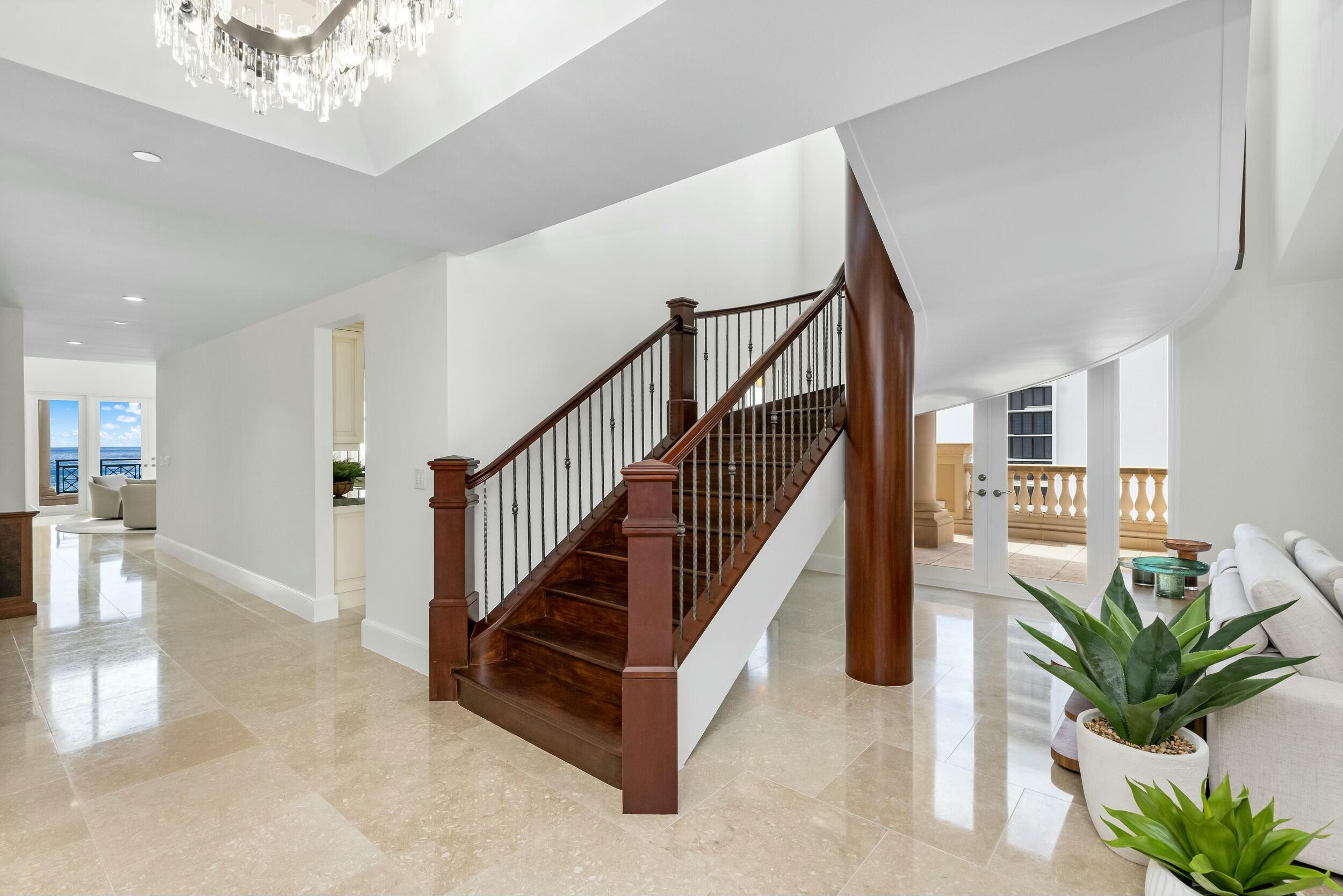 Luxuria - Residential