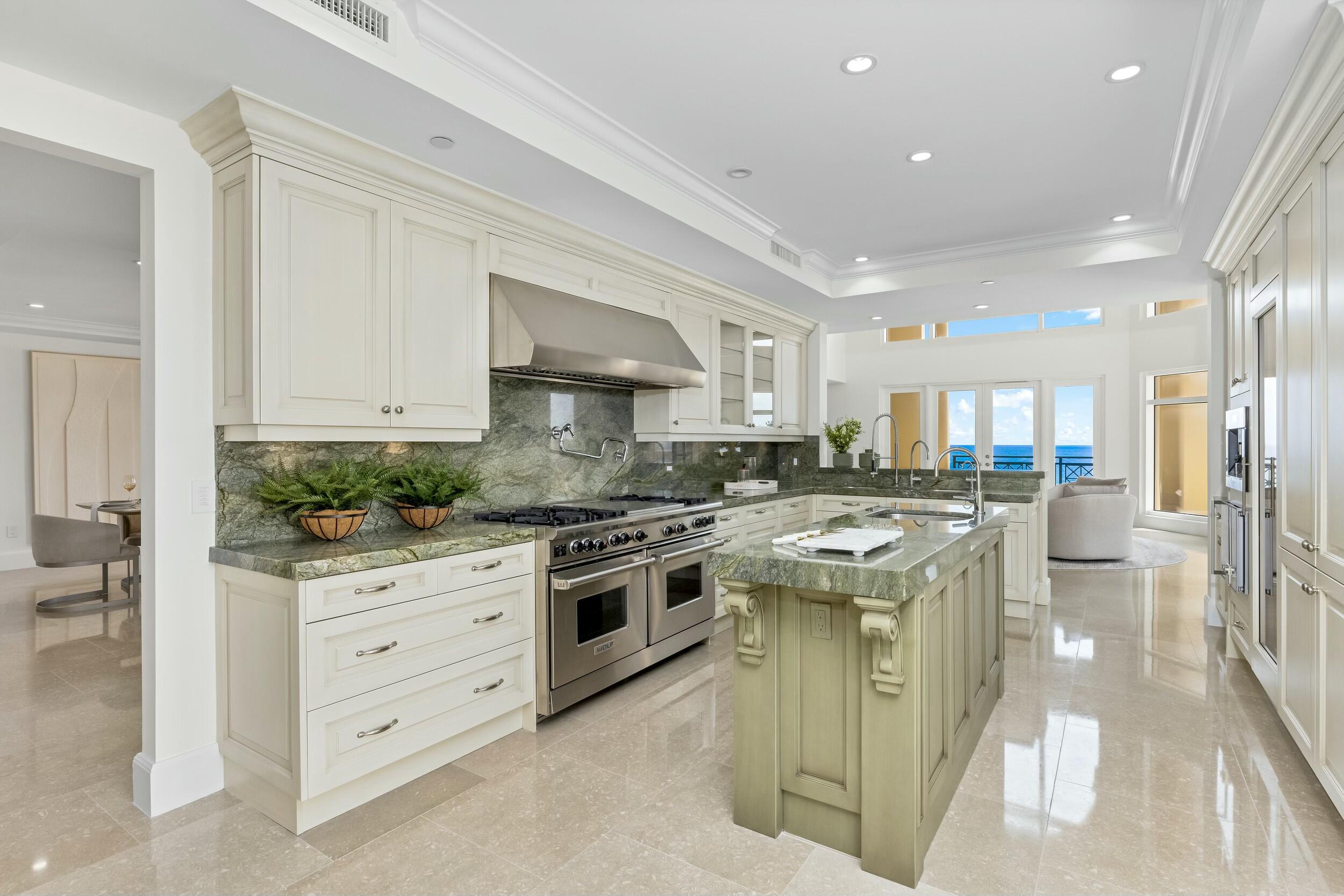 Luxuria - Residential