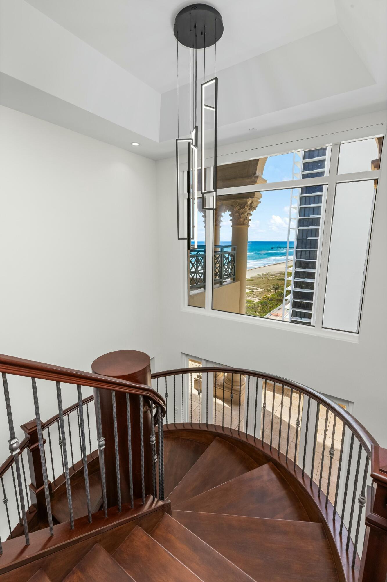 Luxuria - Residential