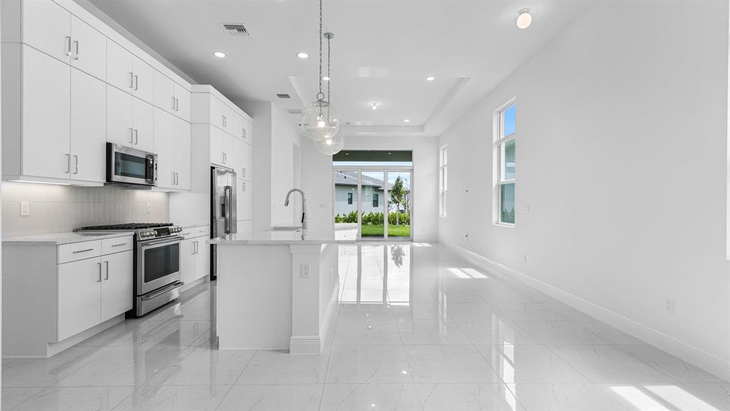 CRESSWIND PALM BEACH - Residential Lease