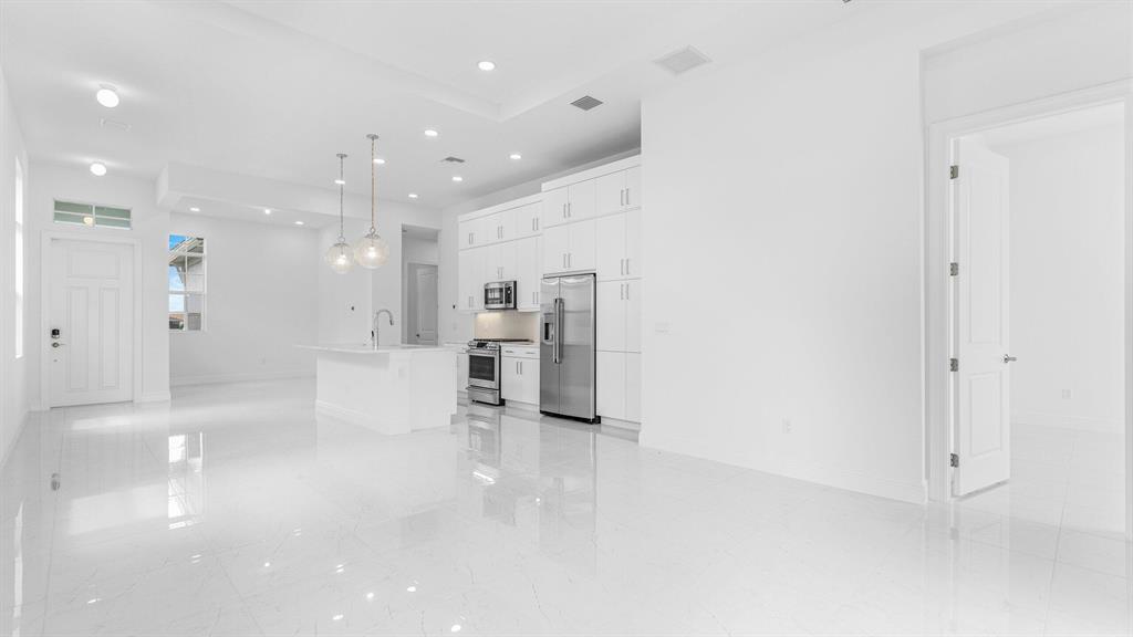 CRESSWIND PALM BEACH - Residential Lease