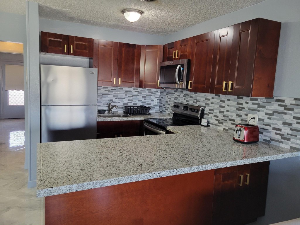 ROLEN LAKE GARDENS - Residential