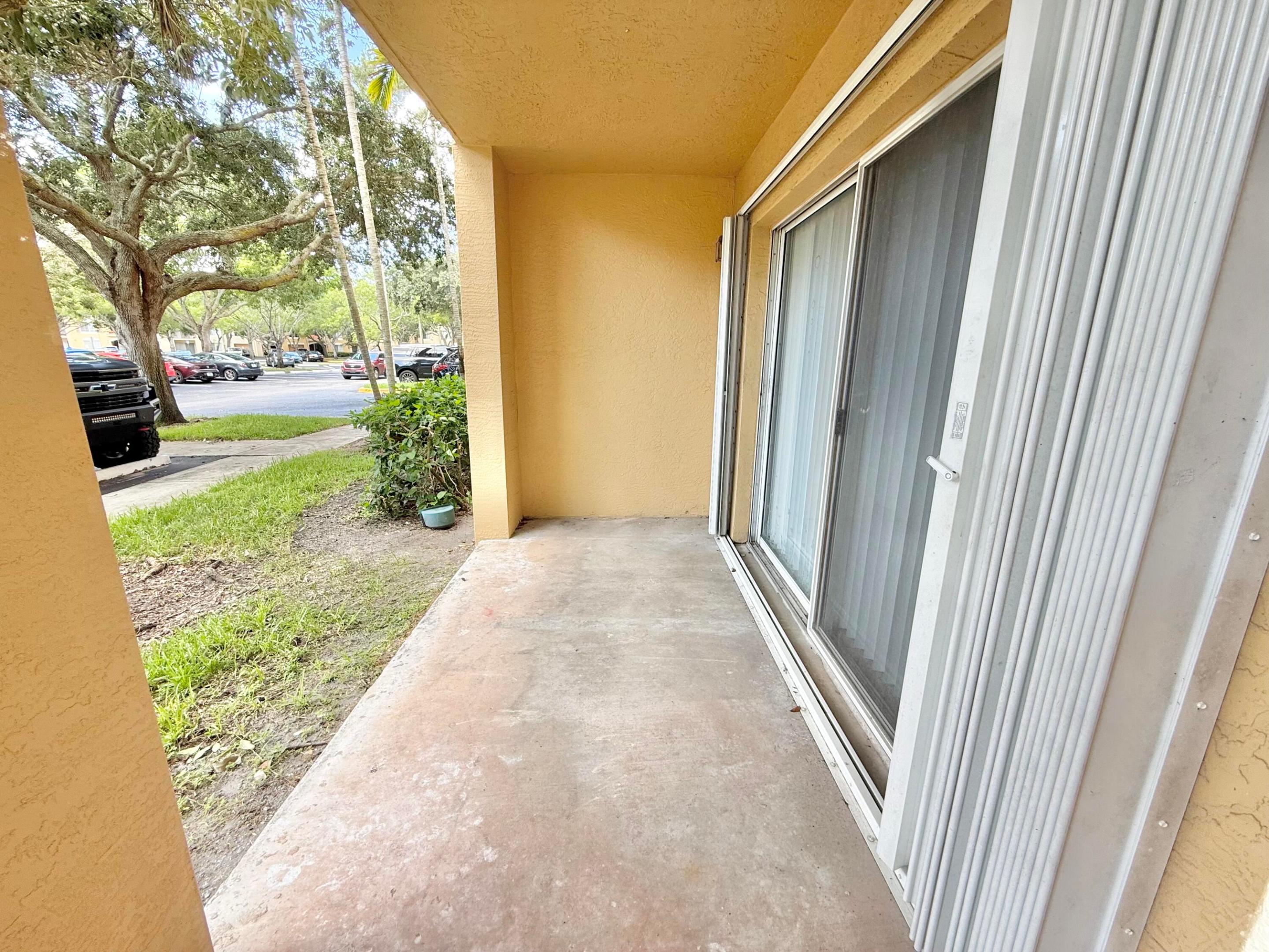EMERALD ISLE AT LAGUNA LAKES CONDO - Residential