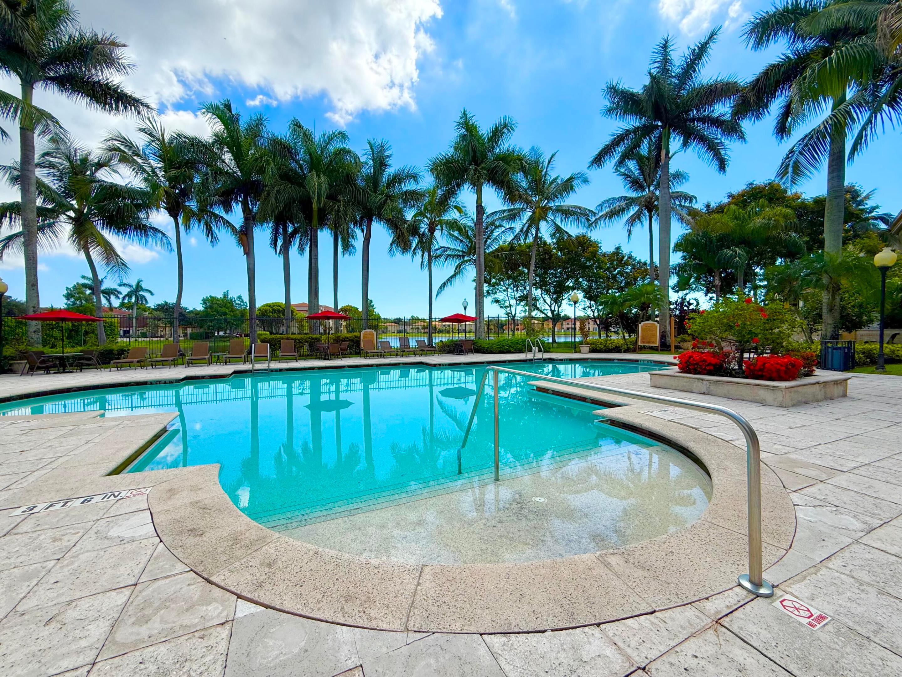 EMERALD ISLE AT LAGUNA LAKES CONDO - Residential