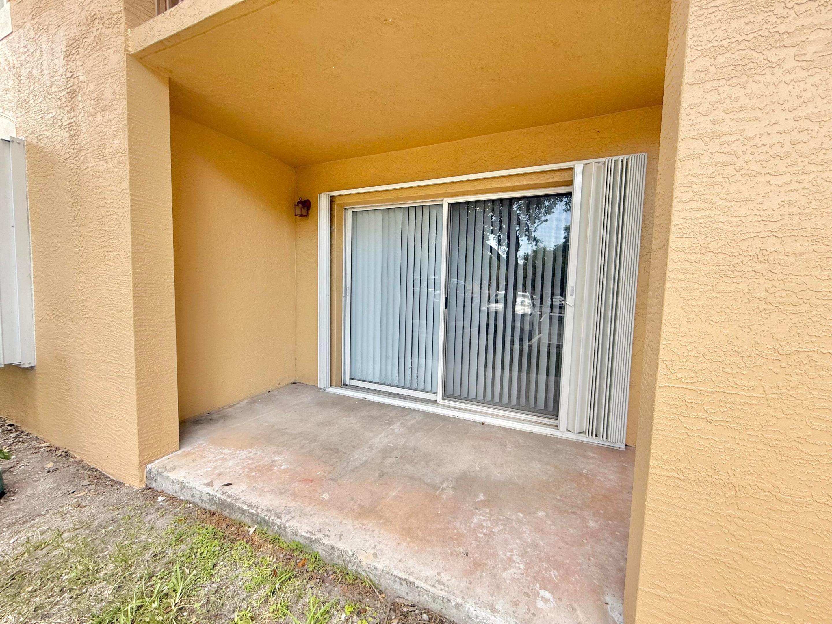EMERALD ISLE AT LAGUNA LAKES CONDO - Residential