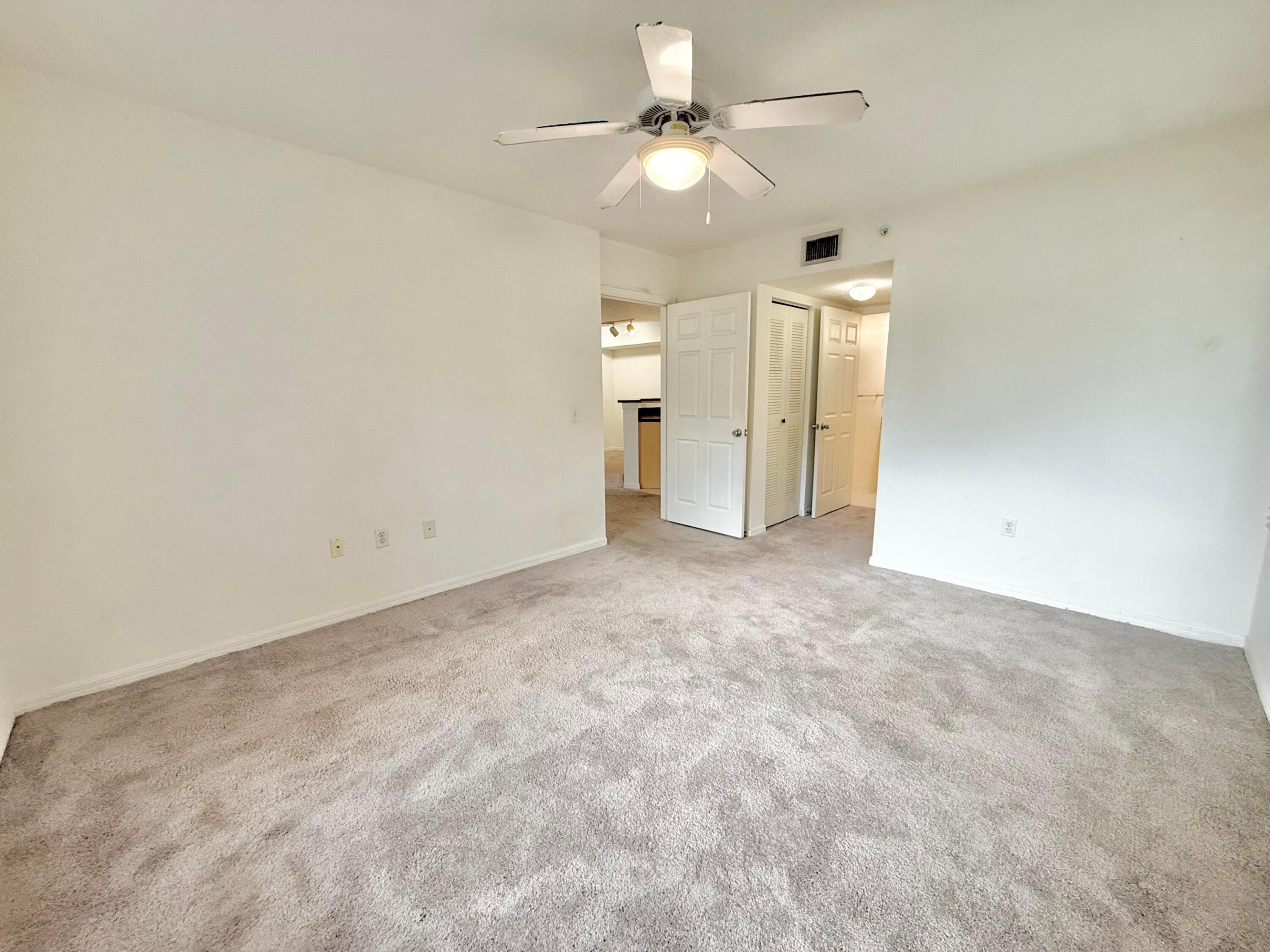 EMERALD ISLE AT LAGUNA LAKES CONDO - Residential
